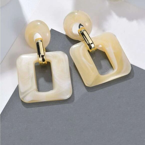 5/$25 White Earrings - Picture 1 of 4